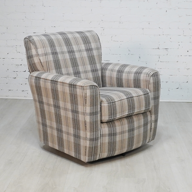 [FURN_8044] Essentials Swivel Chair